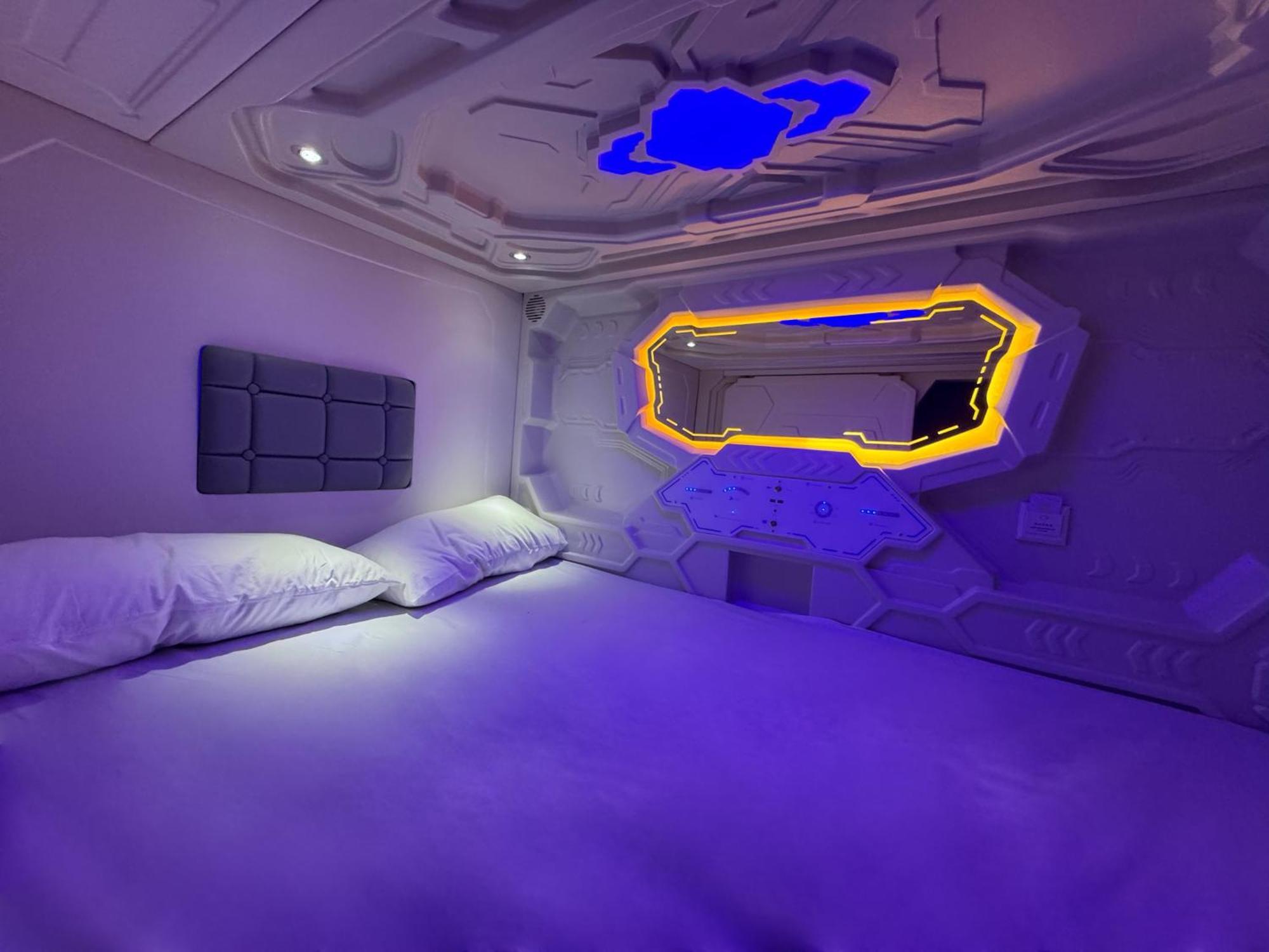Hostel Space Capsule - Madrid — Fotos 3
